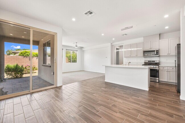 Building Photo - 51555 Ponderosa Dr.