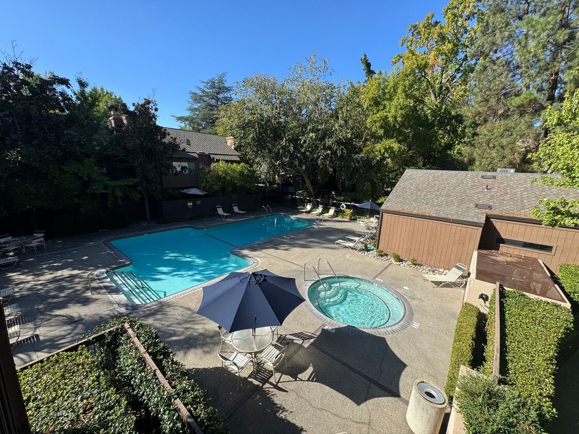Primary Photo - NICE 2ND STORY CONDO IN WOODSIDE SIERRA GA...