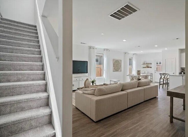 Foto del edificio - 335 Shady Cedar Hl Ln