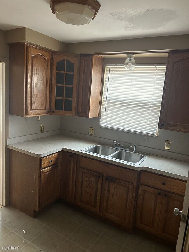 Building Photo - 3 br, 1.5 bath House - 18281 Avon Ave