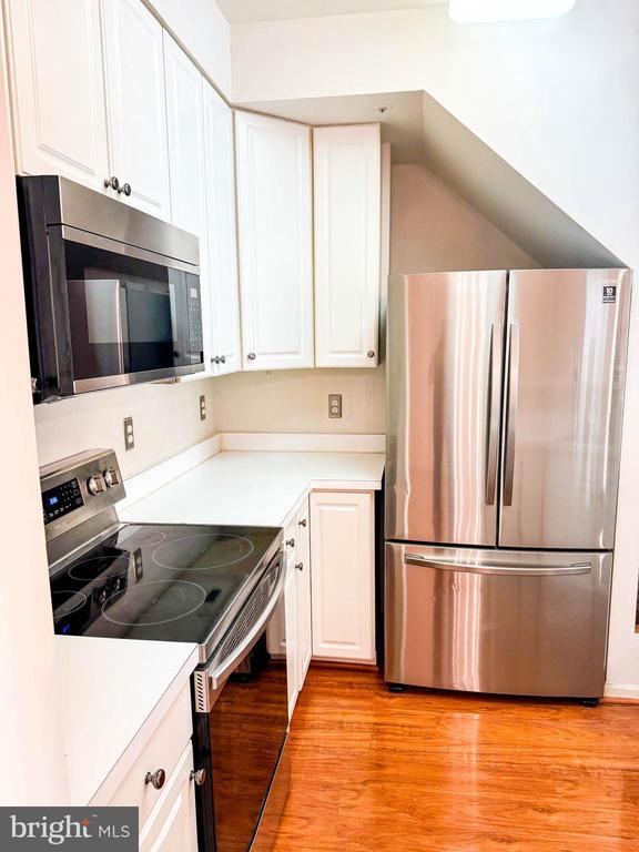 Foto del edificio - 5211 Duke Ct