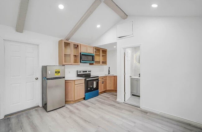 Building Photo - 3 William St