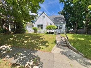 Building Photo - 912 N C St