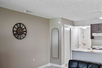 Building Photo - 30 US-9W