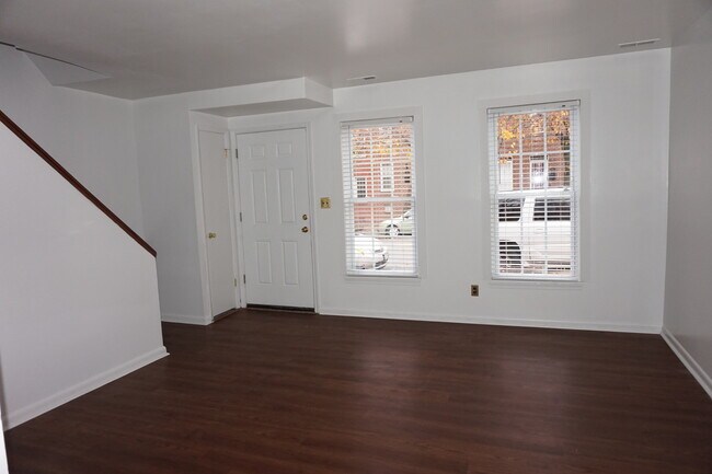 Foto del edificio - 3BR/1BA Renovated TH Close to Johns Hopkin...