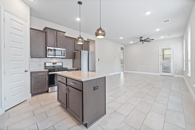 Building Photo - 17710 White Lightning Way