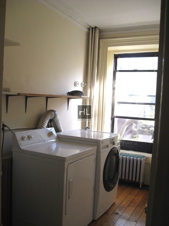 Building Photo - 369 Bergen St