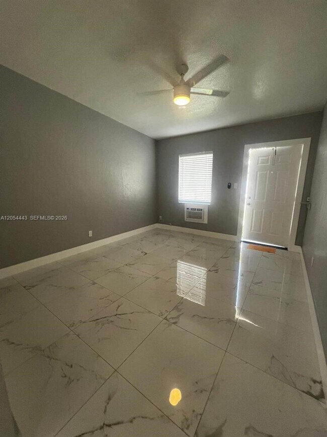 Foto del edificio - 2081 NW 30th St