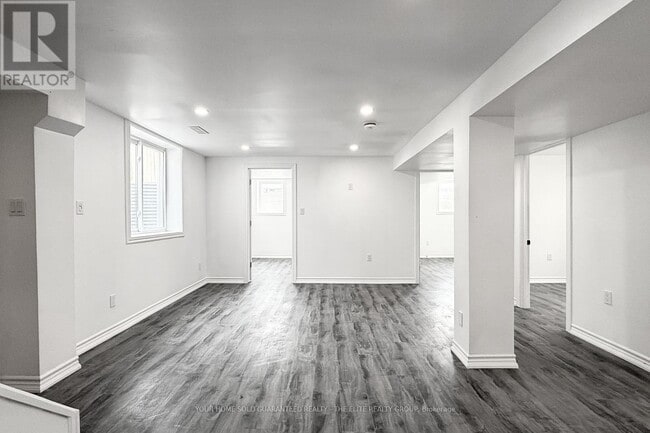 Building Photo - 25 Buchanan Rd