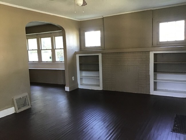 Building Photo - 3 BEDROOM 1 BATH SINGLE FAMILY IN AKRON