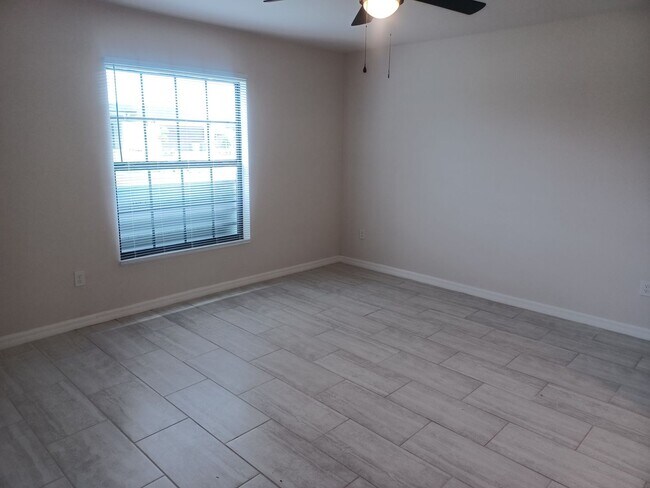 Foto del edificio - AVAILABLE NOW: BRAND NEW CONSTRUCTION 3 Bedroom / 2 Bathroom HOME