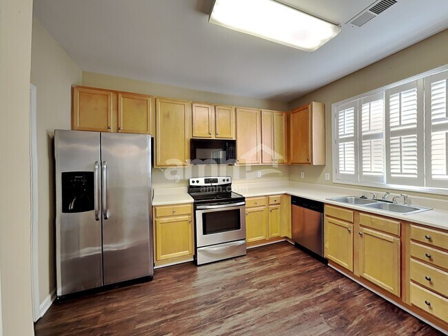 Foto del edificio - 3380 Lake Breeze Ct