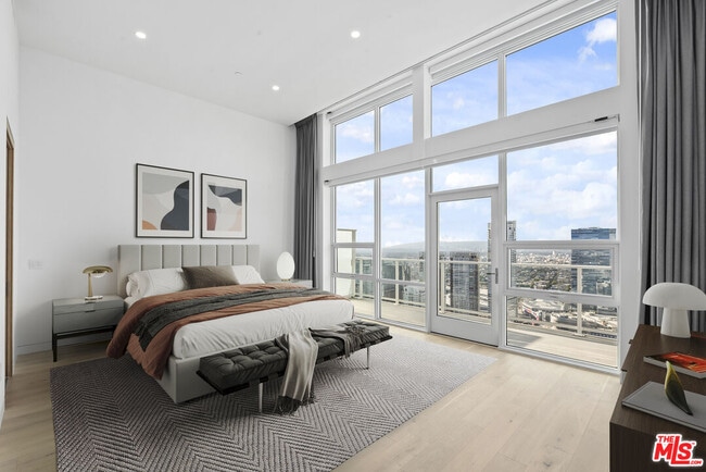 Building Photo - 230 W Olympic Blvd