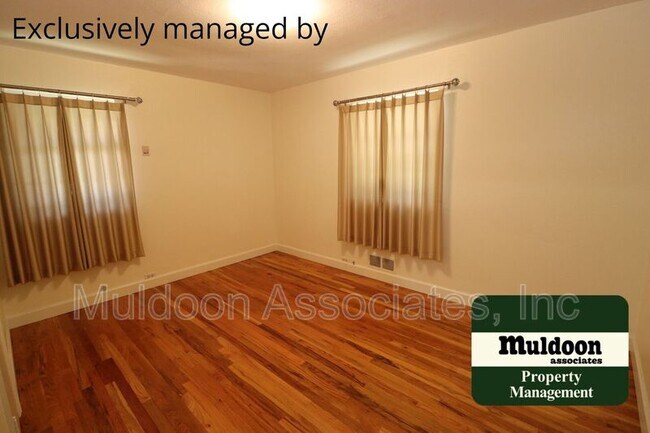 Foto del edificio - 215 Kenwood Dr