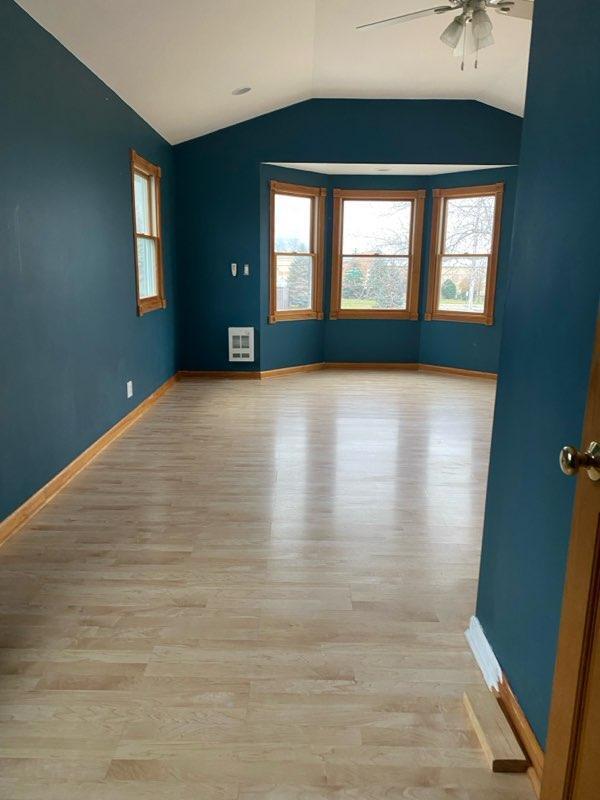 Building Photo - 1626 Glen Ellyn Rd