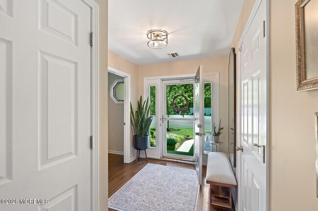 Foto del edificio - 28 Hickory Ln