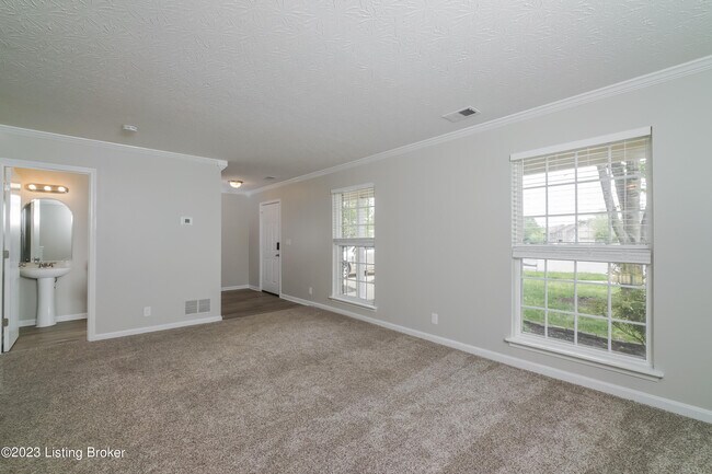 Foto del edificio - 10902 Waycross Ave