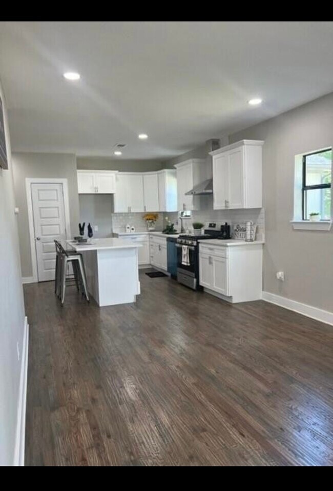 Foto del edificio - 302 Ballentine St