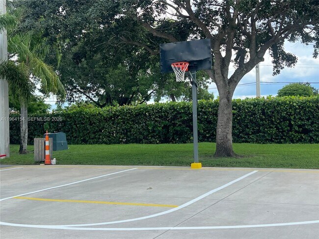 Foto del edificio - 805 N Franklin Ave