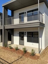 Building Photo - 1801 Jackson Ave W