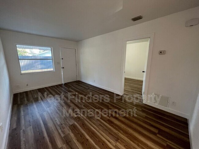 Foto del edificio - 3264 St Augustine Rd