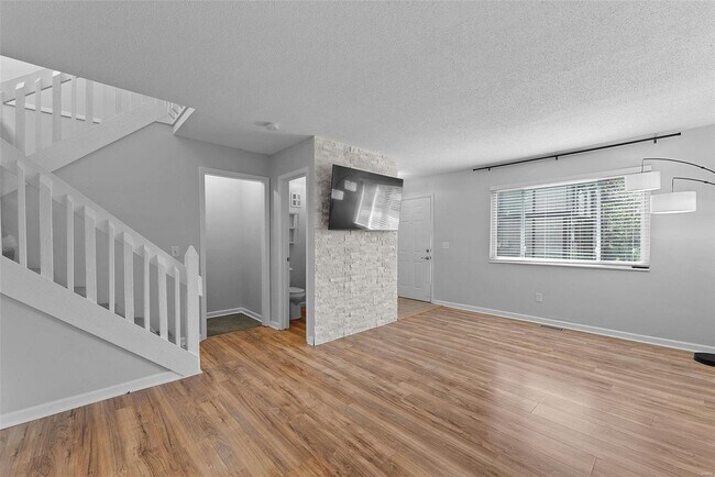 Building Photo - 2901 San Souci Dr