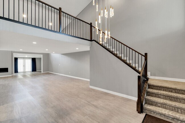 Foto del edificio - Stunning Remodeled 4-Bedroom Home in Exclu...