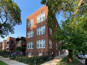 Building Photo - 2422 W Fargo Ave