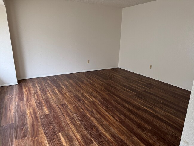 Building Photo - 950 SW Harrier Cir