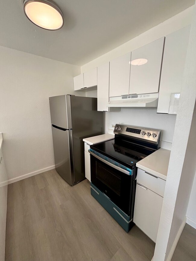 Foto del edificio - AVAILABLE NOW | Fully Renovated One Bedroo...