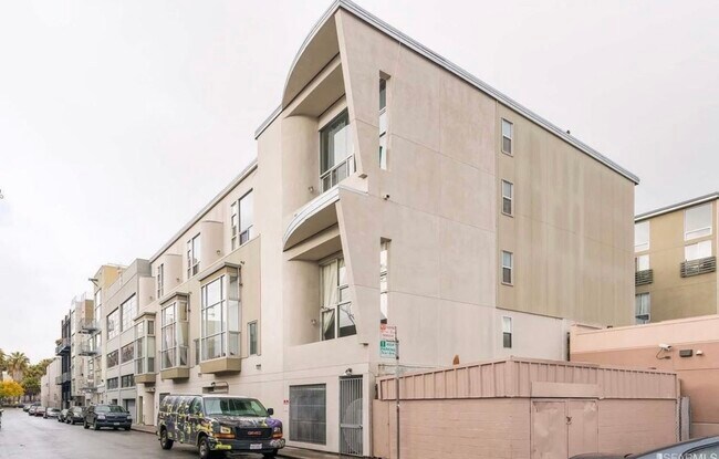 Building Photo - 155 Harriet St