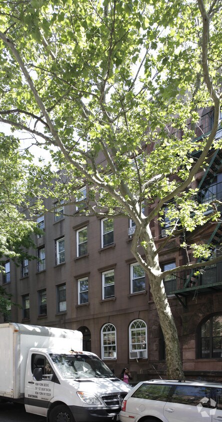 Primary Photo - 200 President St