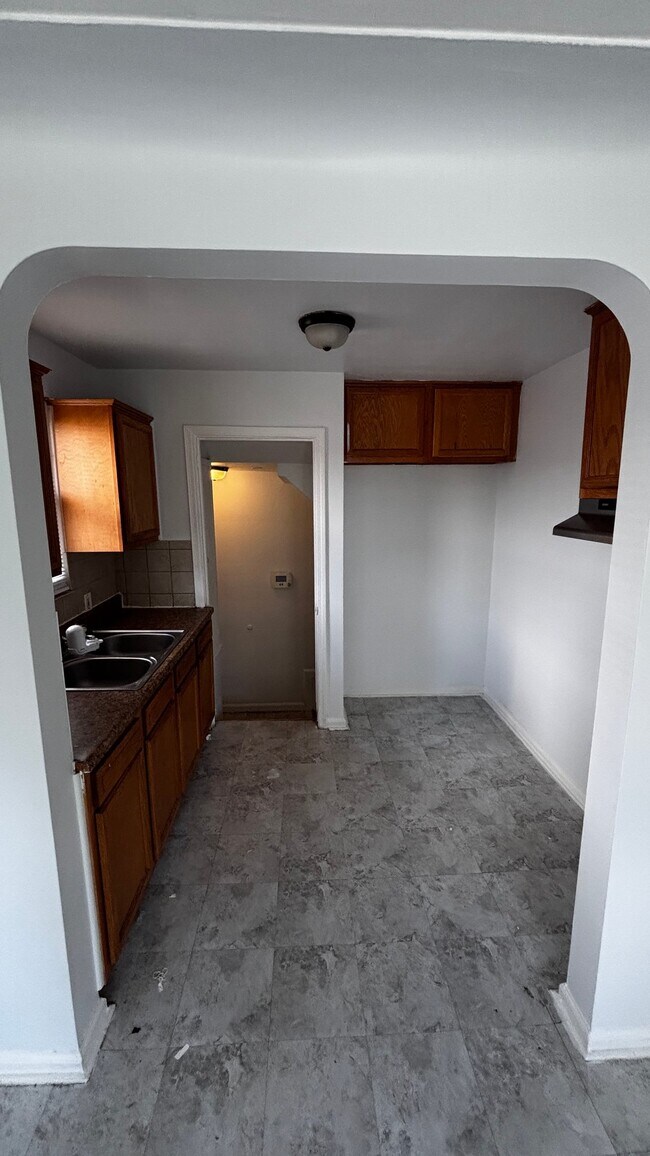Foto del edificio - 14823 Kilbourne Ave