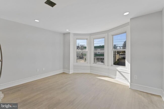 Building Photo - 7703 Ridge Ave