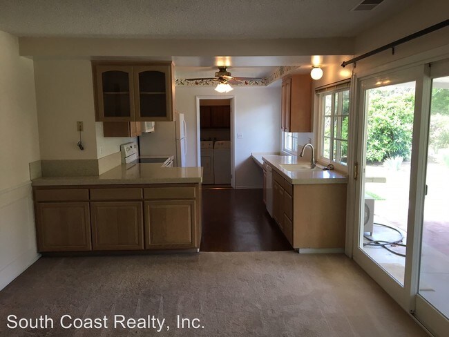 Building Photo - 4 br, 2 bath House - 857 N. Kellogg Ave.