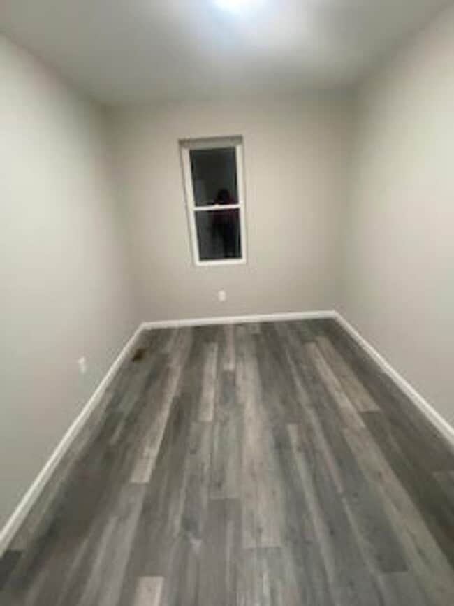 Building Photo - Gorgeous Front Porch Row - Ogontz