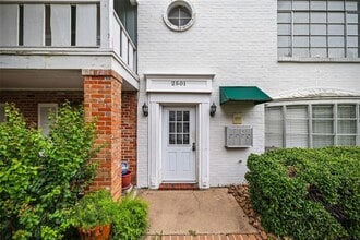 Building Photo - 2501 Marilee Ln