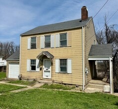 Building Photo - 3305 Sunset Blvd