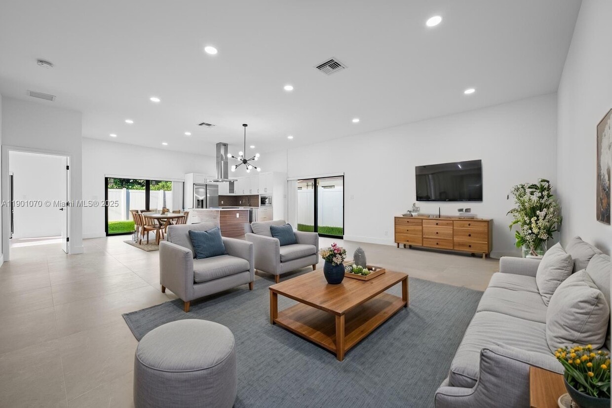 Foto principal - 1041 W Lakewood Rd