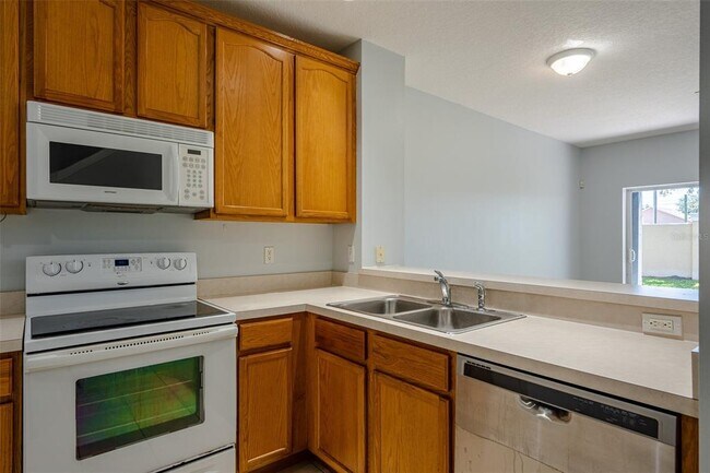 Building Photo - 3581 Wilshire Way Rd