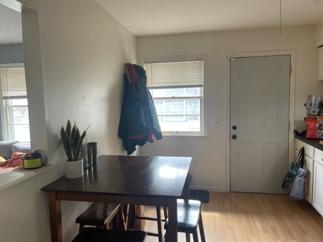 Foto del edificio - 3554 NE Madison Pl