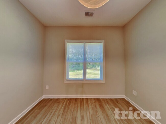 Foto del edificio - 232 Whetstone Dr