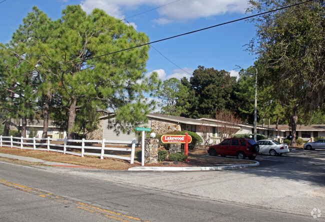 Building Photo - Lakewood Apartments