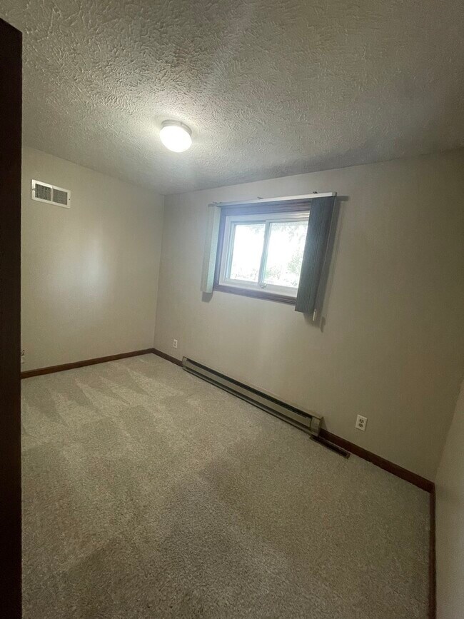 Foto del edificio - 136 N St Louis St