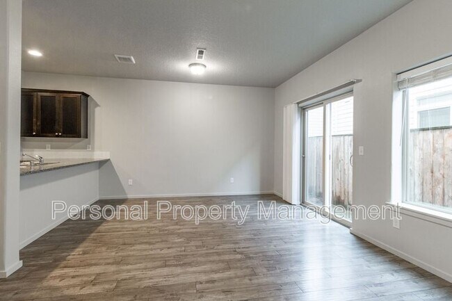 Foto del edificio - 1311 NE 82nd Way