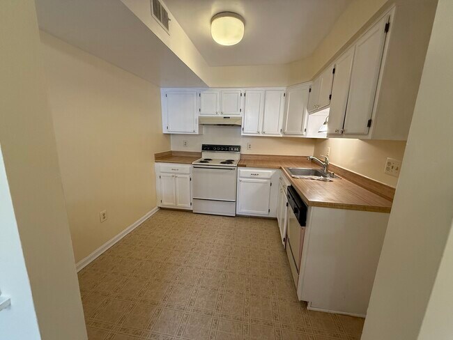 Foto del edificio - 1405 Key Pkwy