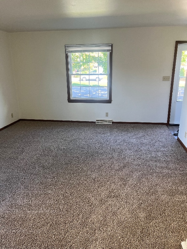 Foto del edificio - 2 S Grand Ave