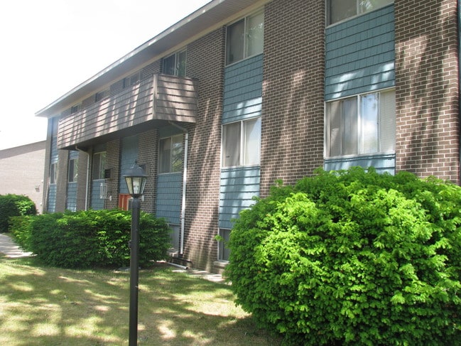 Building Photo - Eastwood Village Apartments