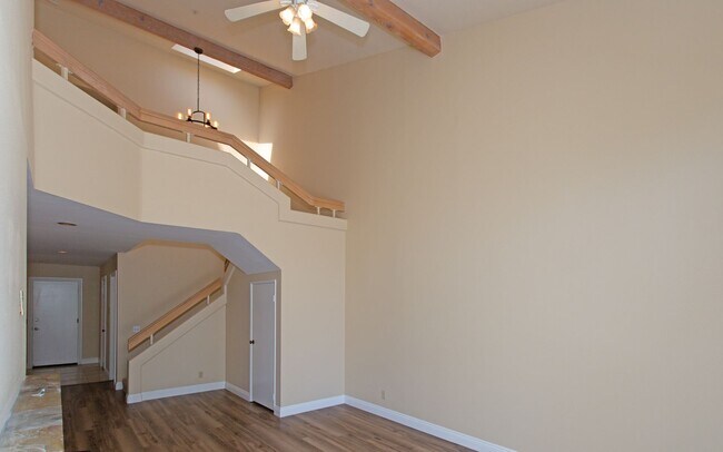 Foto del edificio - Gorgeous Townhome in Laguna Del Mar Community!