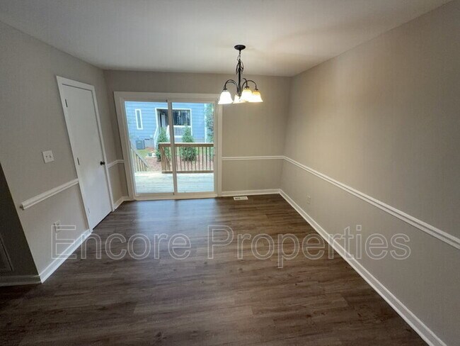 Foto del edificio - 7305 Leesville Rd